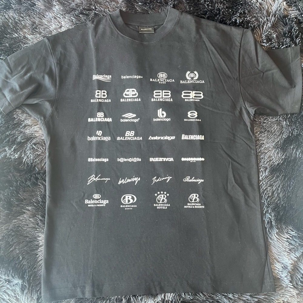 BALENCIAGA authentic t-shirt
